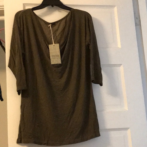 Brown scoop neck angels never die top - Picture 1 of 4